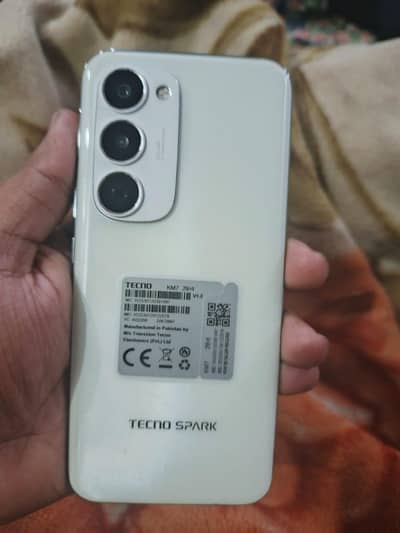 Tecno spark 40 pro plus 10/10 condition full box  Available