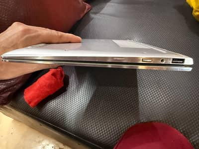 HP Elitebook 1030 G4
