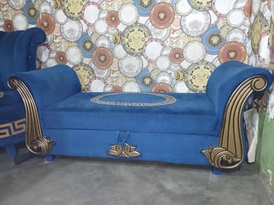 2 chairs 1 sofa molding