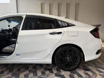 Honda civic 1.8 full option  ---(model 2016 )