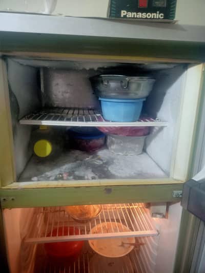 FRIDGE IN EXCELLENT CONDITION FOR SALE CALL 0345/4260/632