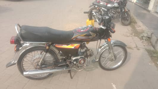 honda CD 70 all over new condition with important and original spart