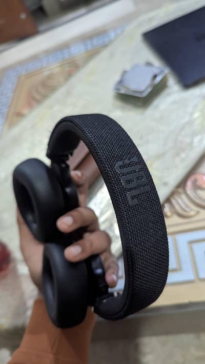 I want to sell this headphone  jbllive 660 nc