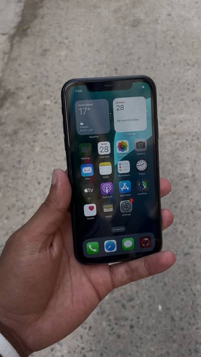 iPhone XR (Factory Unlock)