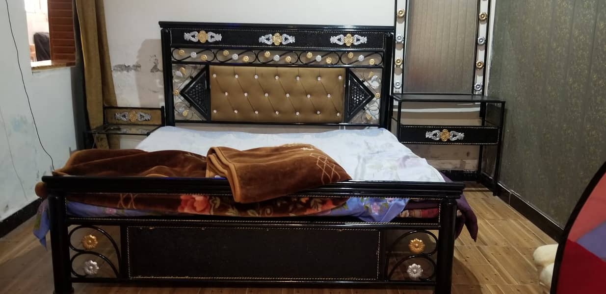 Bad & sofa table set 7