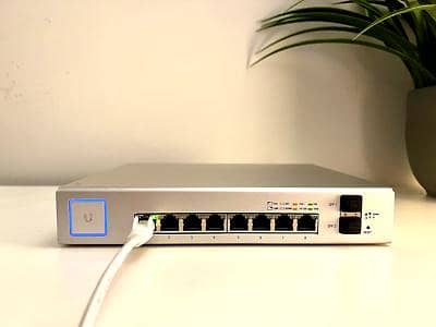 Ubiquiti UniFi 8-Port PoE+ 150W SFP Switch