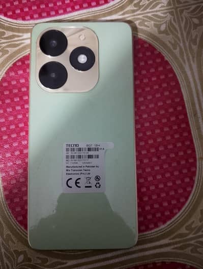 tacno saprk 20c codtion  10 by 10  4 + 4.128 g b