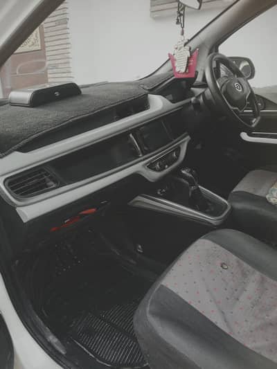 car for Sale good condition  100% jeniun white colour 9000 I'm use car