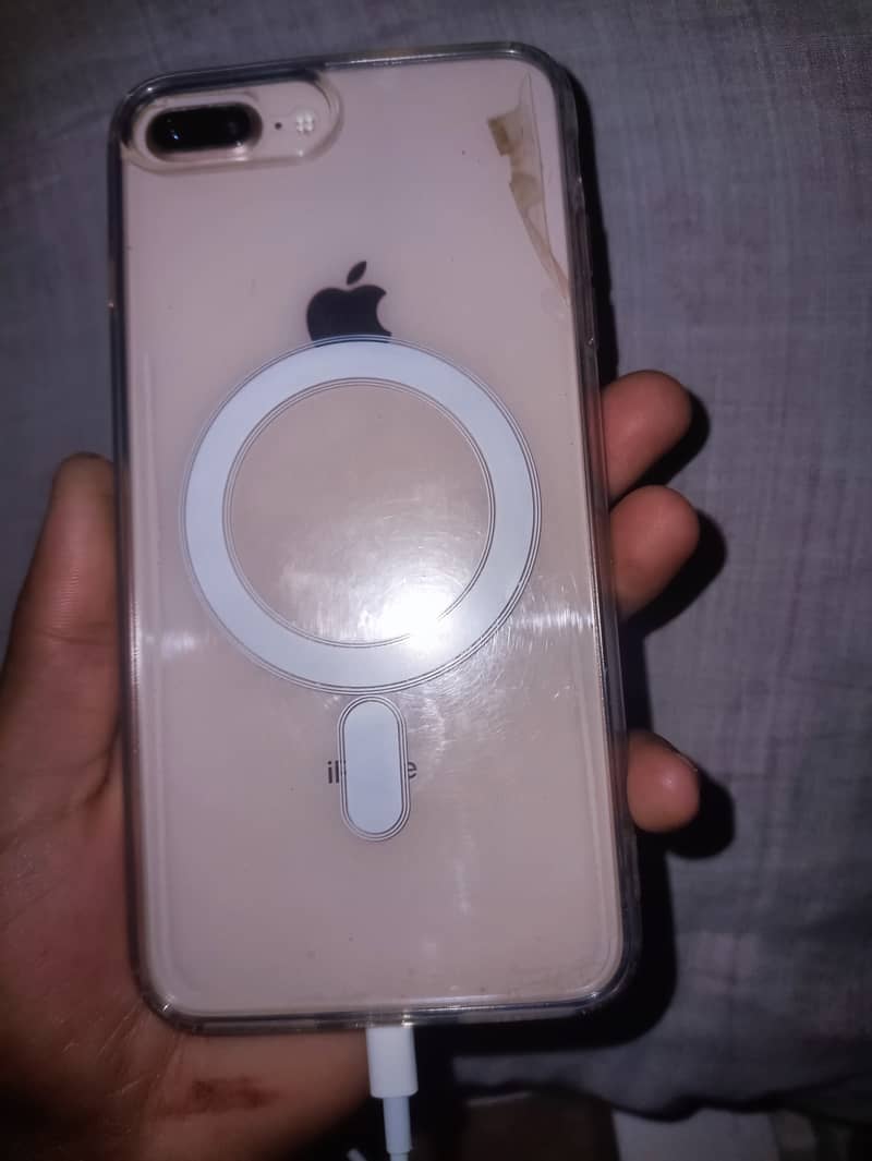 Apple iPhone 8 Plus 1