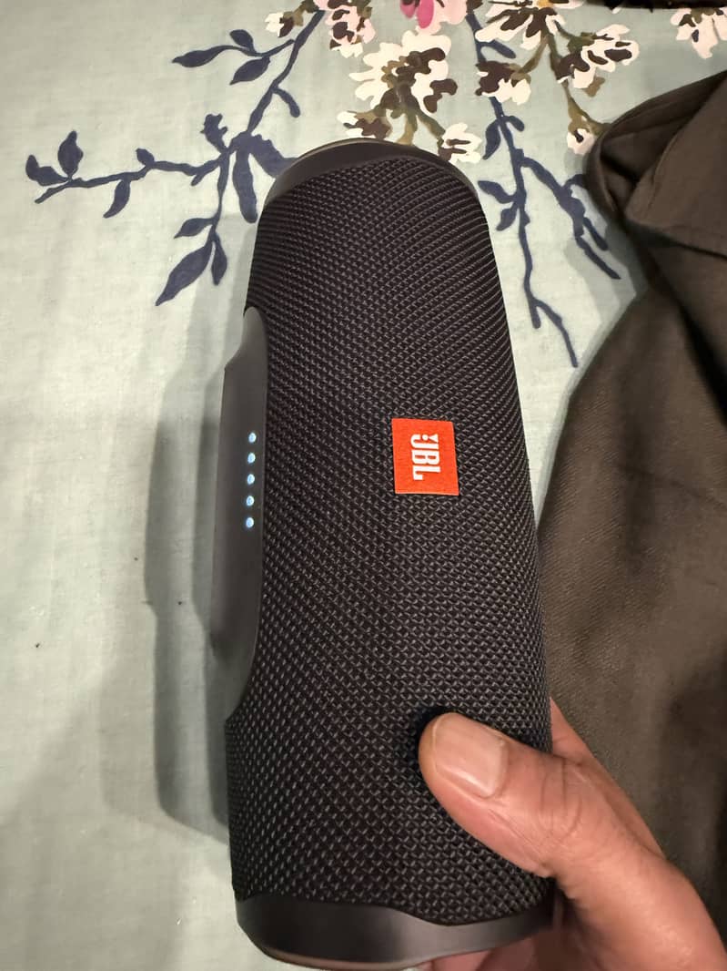 JBL CHARGE 4 13