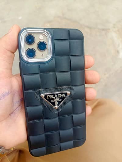 icloud mobiles agr kisi Kay pass ho mujay chaheya