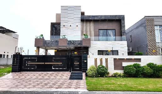 1 Kanal House Ideally Situated In DHA Phase 7 - Block V