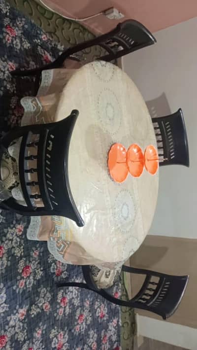 Dinning table available for sale with 4 chairs. . 8K only