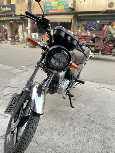 Honda CG 150 in green and brown color