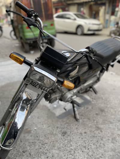 Honda cd 70 in black color