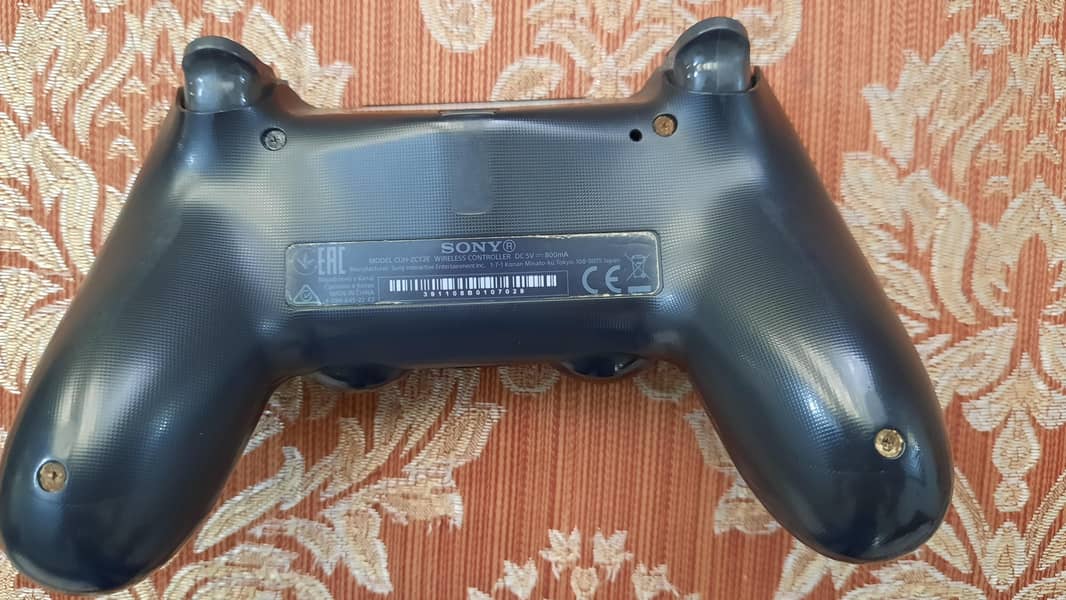 DUALSHOCK 4 PS4 CONTROLLER 1