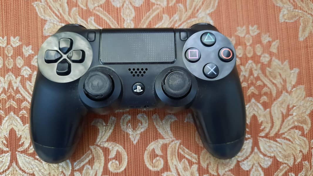 DUALSHOCK 4 PS4 CONTROLLER 2