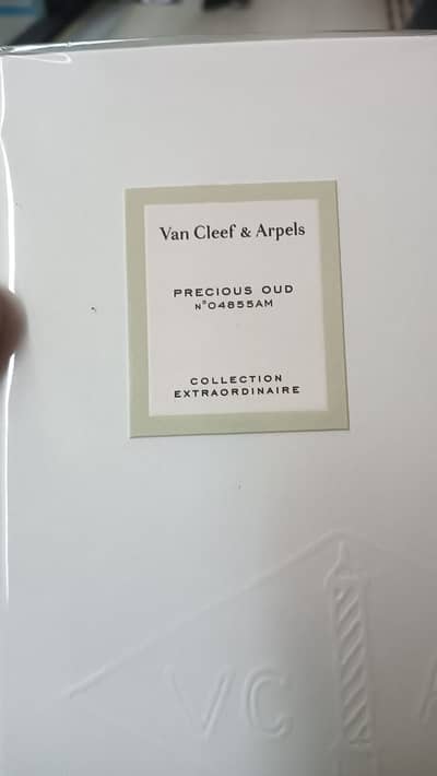 Van cleef and arpels precious oud
