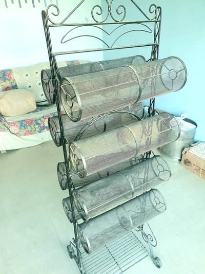 CLOTHES HANGING STAND