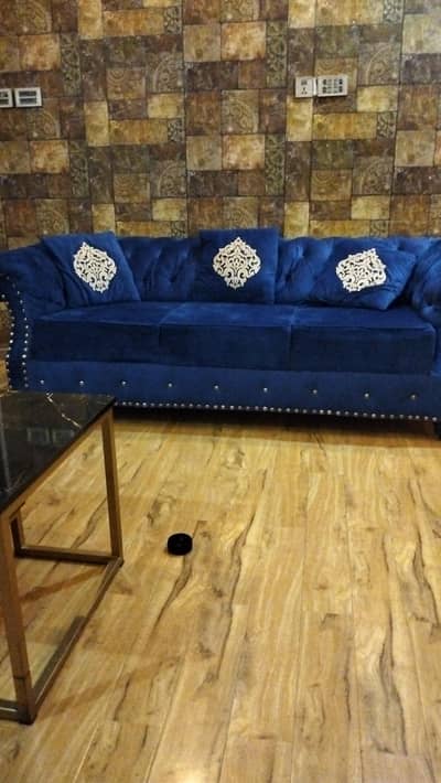 5 seater good condition sofa