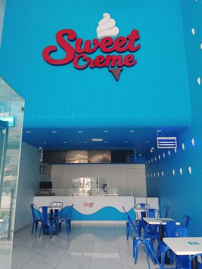 Sweet creme Ice Cream Parlor