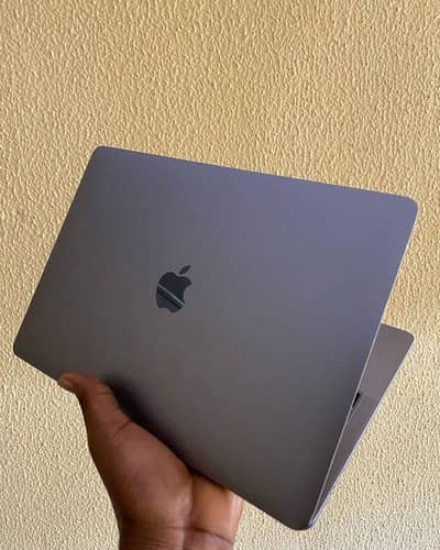 MacBook pro 15inch 2019 32/512gb