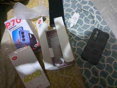 bilkul new hai aik hafta pehla liya hai 10 by 10 hai