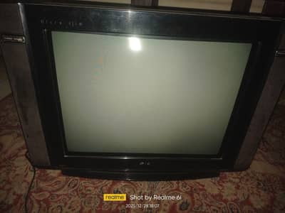 LG TV - 200 Channels | Excellent Condition