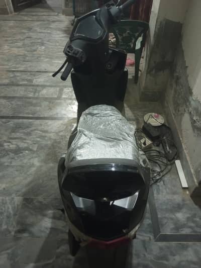 Brand new road king electric skooti