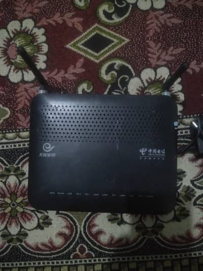Huawei wifi router for fiber internet 100% ok with chrger no any fault