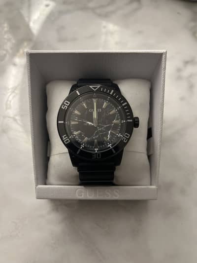 Guess watch black round dial silicone strap