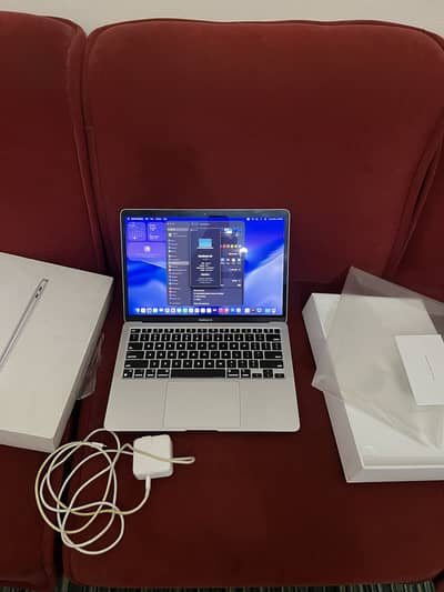 Apple MacBook Air M1 chip 8/256gb full box and accessories