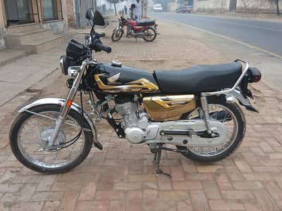 CG 125 Golden Edition Black 2026