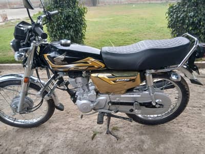 CG 125 Golden Edition Black 2026