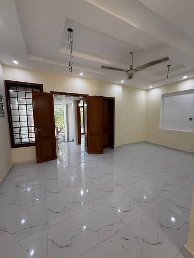 Brand New 8 Marla Lower Portion for Rent | 2 Bed + TV Lounge + Drawing Room + Garage | Near Canal & Doctors Hospital | Ali Villas Society, Wafaqi Colony