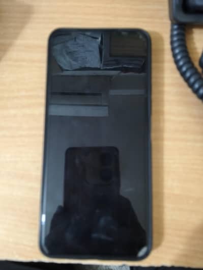 I'm Saling my vivo y29. . With box all accessories.