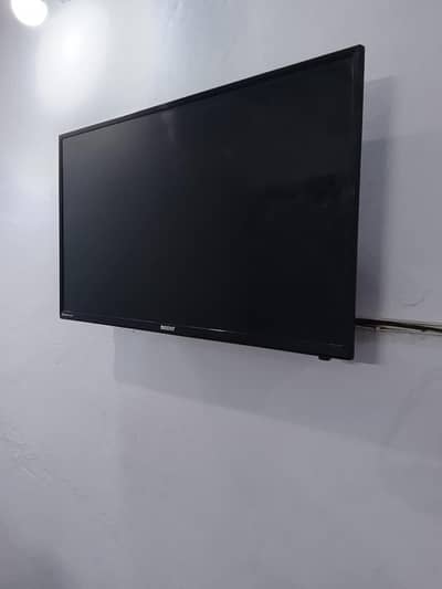 orient LCD 32 inch simple hy.    . . . . all ok