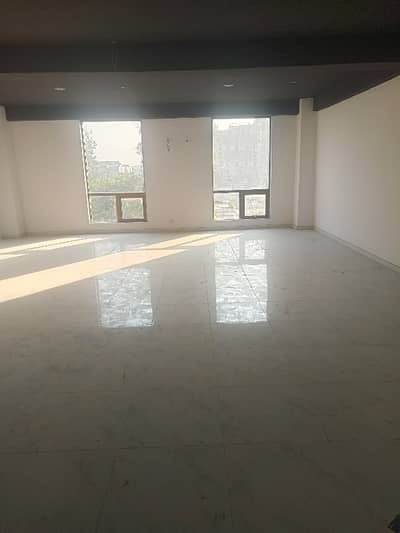 Gulberg B New 995 Sqft Is Available For Sale.