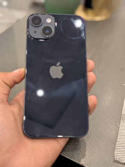 iPhone 14 midnight colour