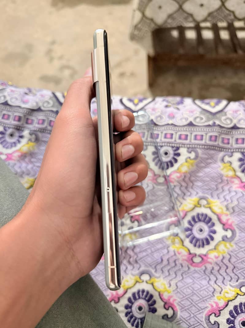 Google pixel 7 pro 4