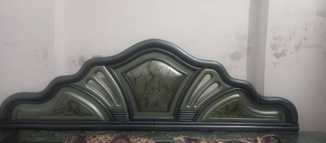 BED  and dressing table 0