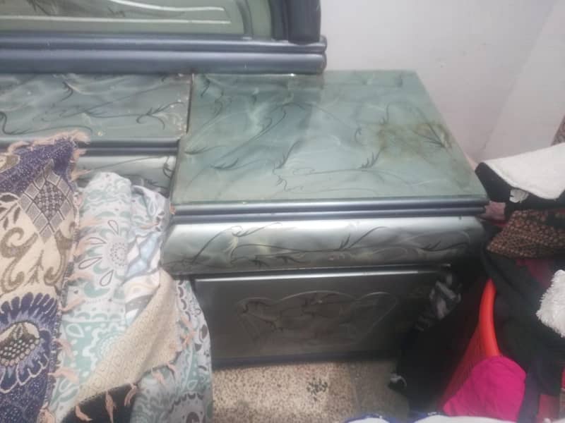 BED  and dressing table 4