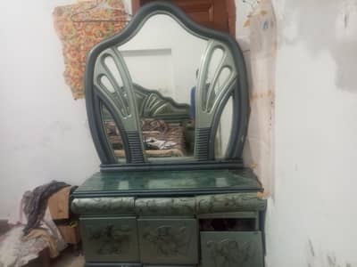 dressing table