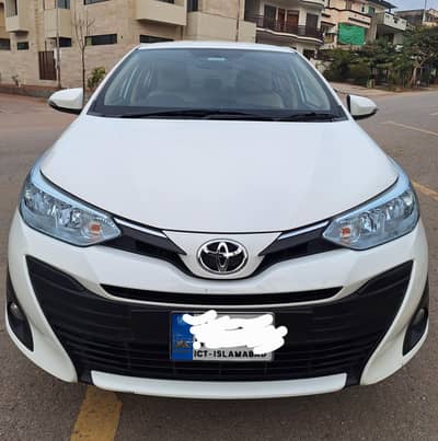 Toyota Yaris ATIV 1.3 Automatic with Alloy rims B2B original