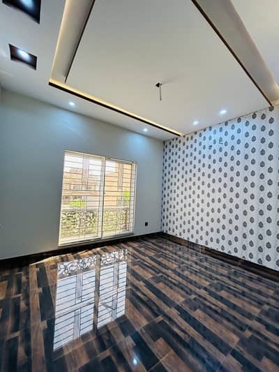 Best Options For Prime Location House Is Available For Sale In EME Society - Block B