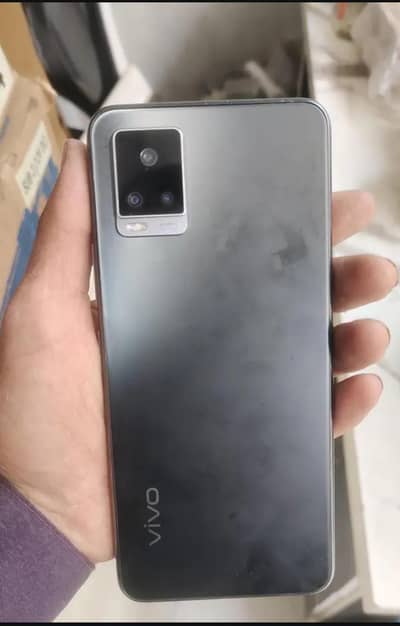 vivo v20 with box 10 by 9 condition