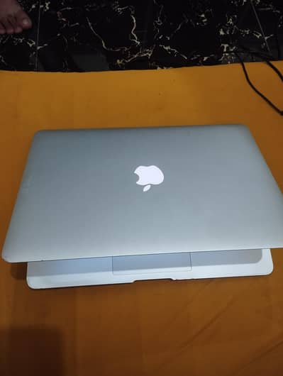 macbook air 2017 model | 4gb ram