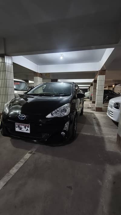 Toyota Aqua Black
