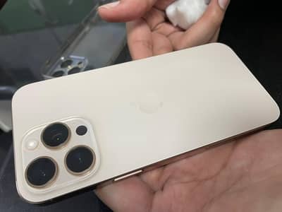 Apple iPhone 16 Pro Max