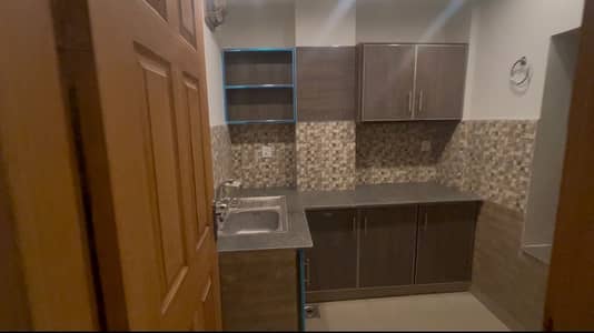 5 Marla Flat Available For Rent